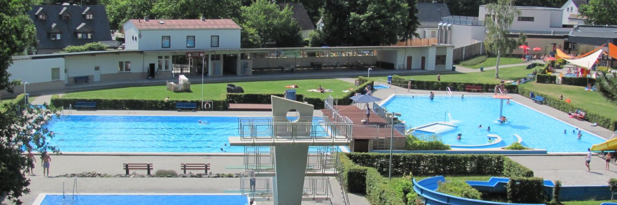 Schwimmbecken im Mayener Freibad