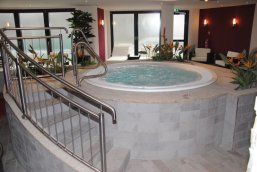 Whirlpool im Saunabereich Whirlpool