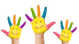 3 bemalte Hände mit Smilies