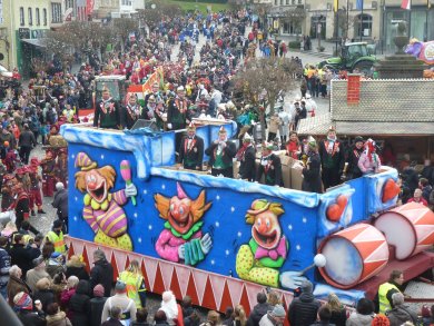 Kinderumzug auf dem Marktplatz