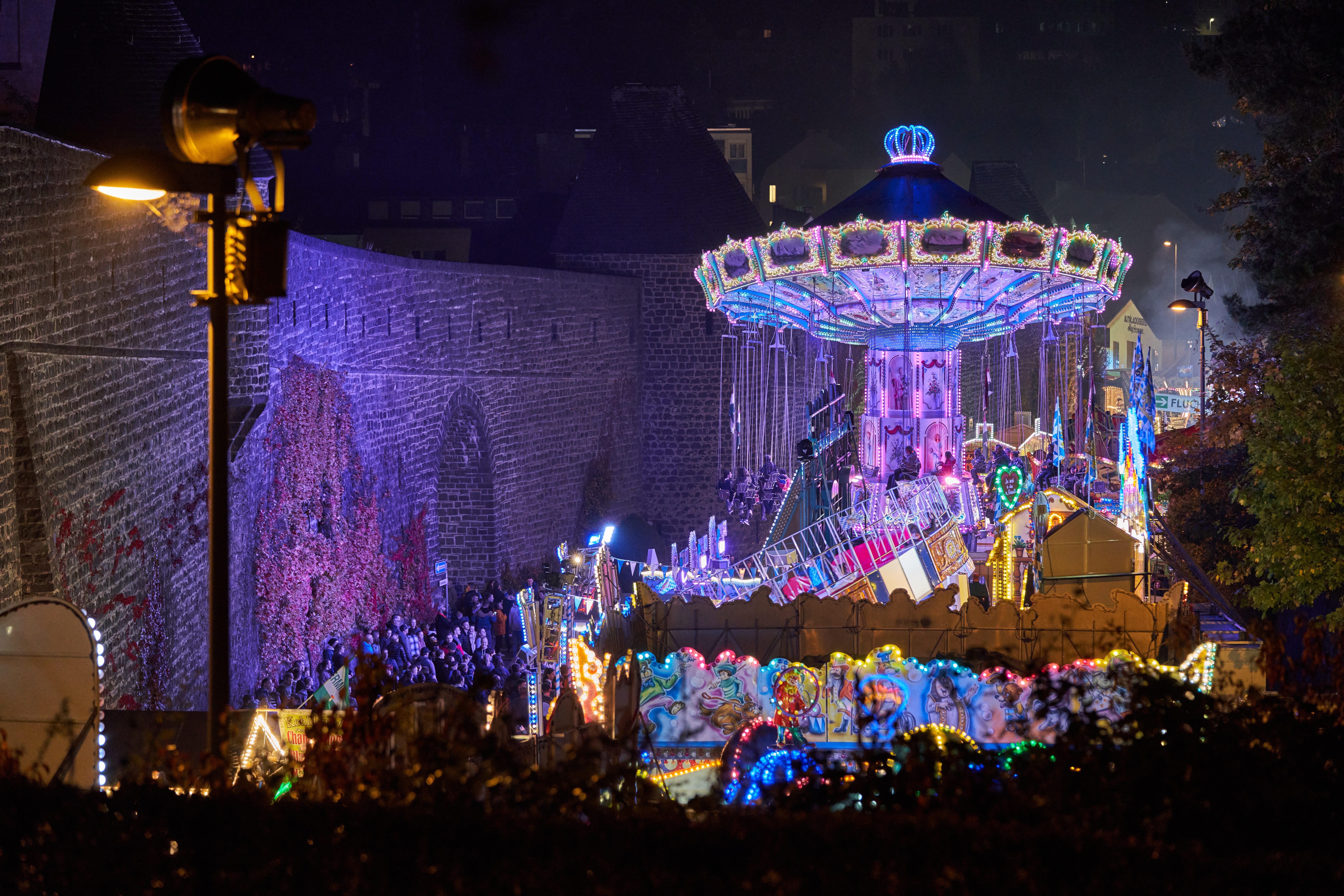 Lukasmarkt bei Dunkelheit