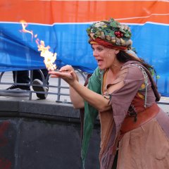 Die Feuershow vom Festival der Magier und Hexen vor dem Oktogon