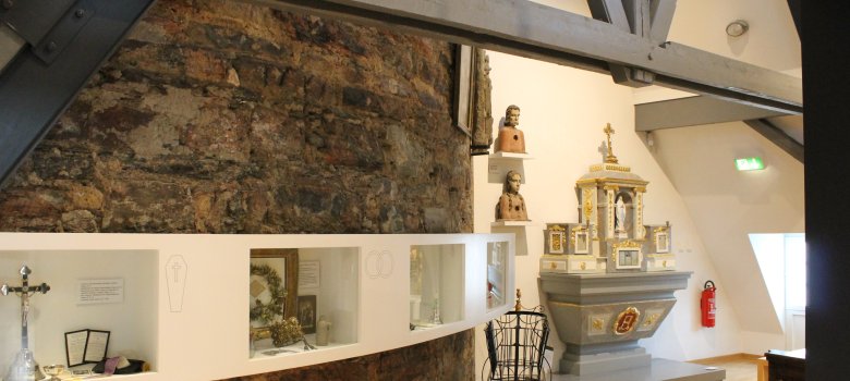 Ausstellungsstücke im Bereich Glaube & Aberglaube Ausstellungsstücke im Bereich Glaube & Aberglaube