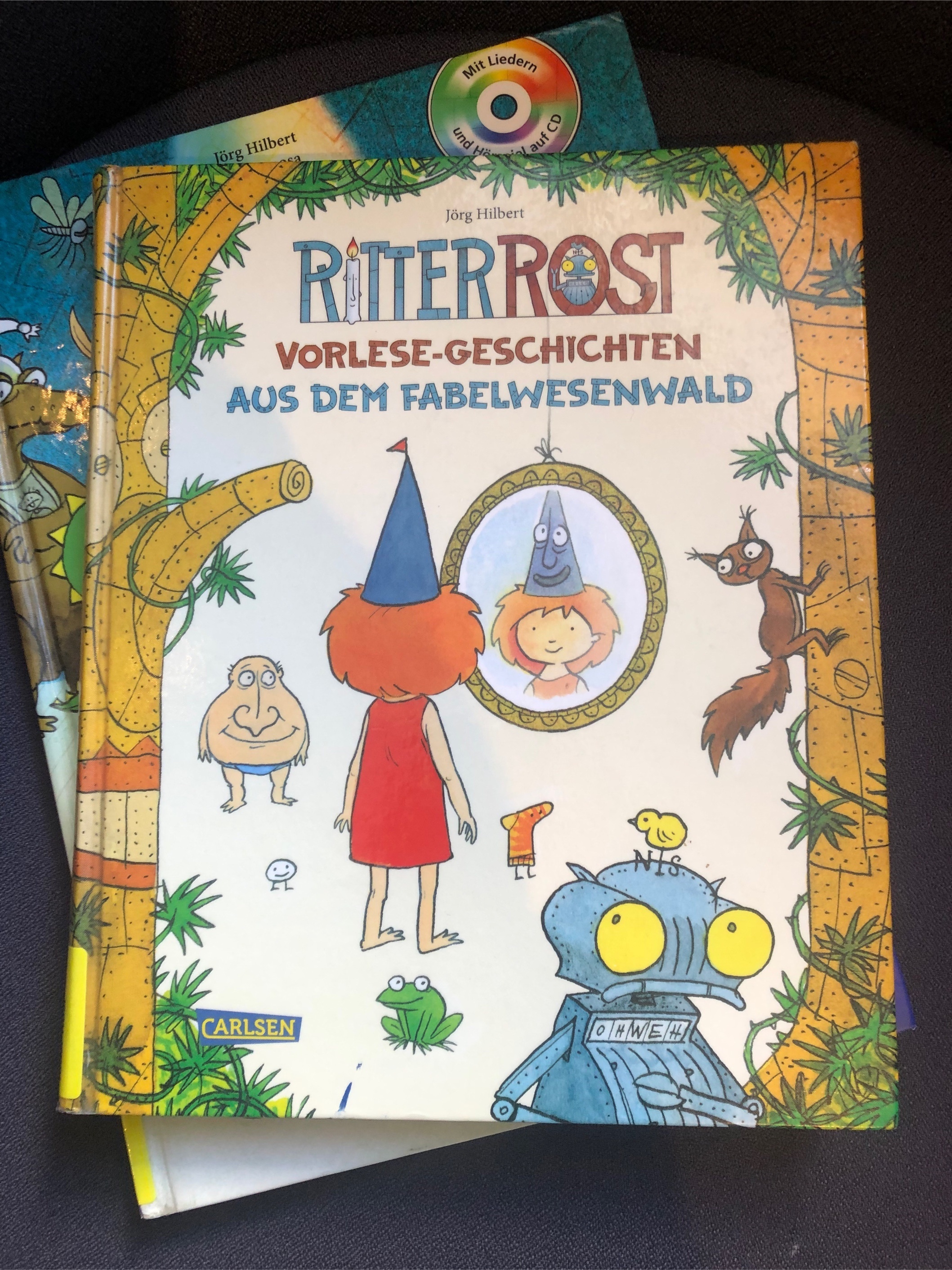 Cover des Buches "Ritter Rost" vor schwarzem Hintergrund