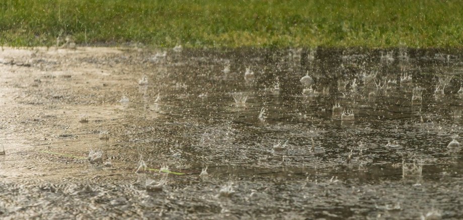 Regen auf der Straße