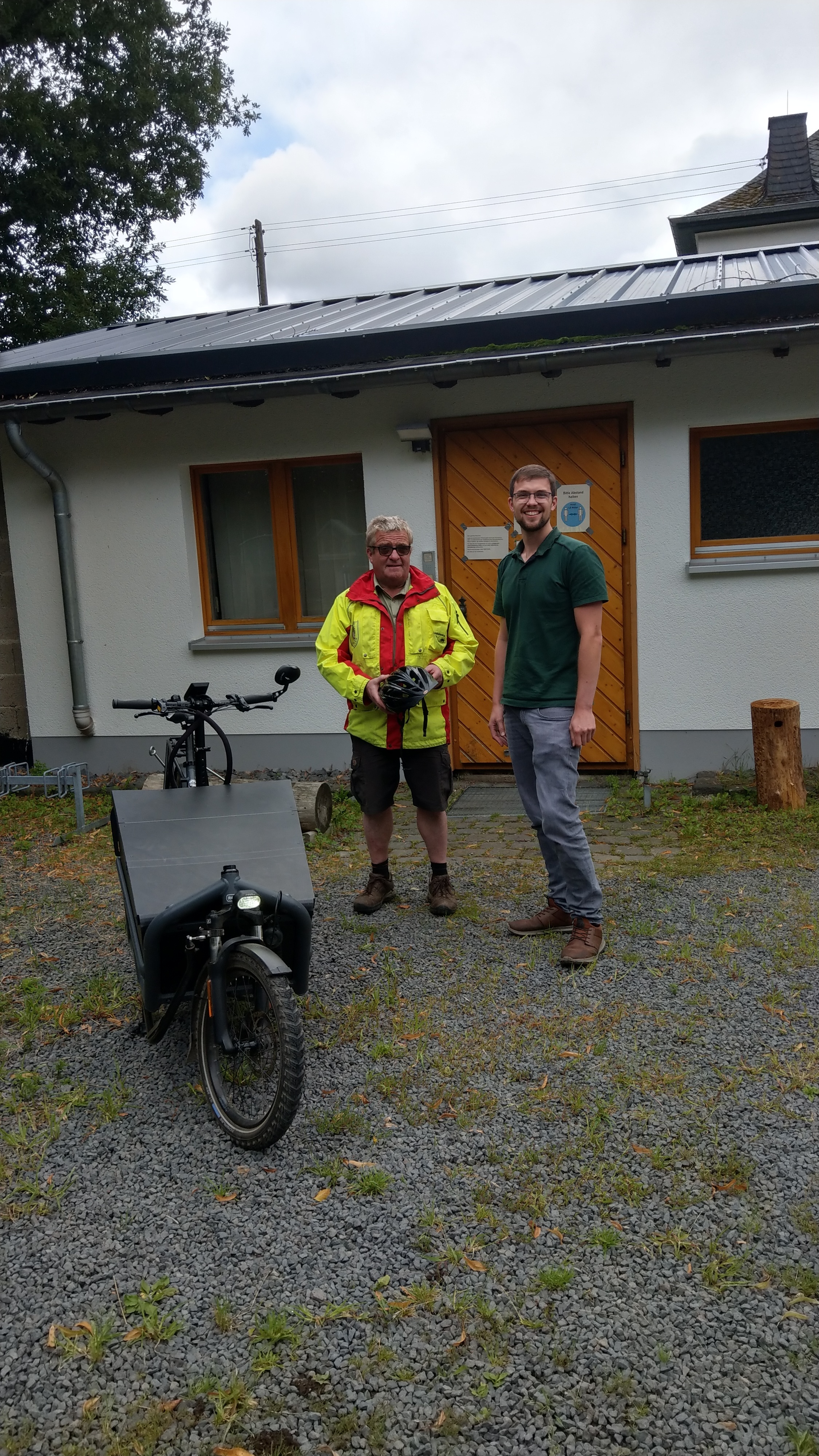 Förster Peter Göke mit Klimaschutzmanager Helge Lippert  