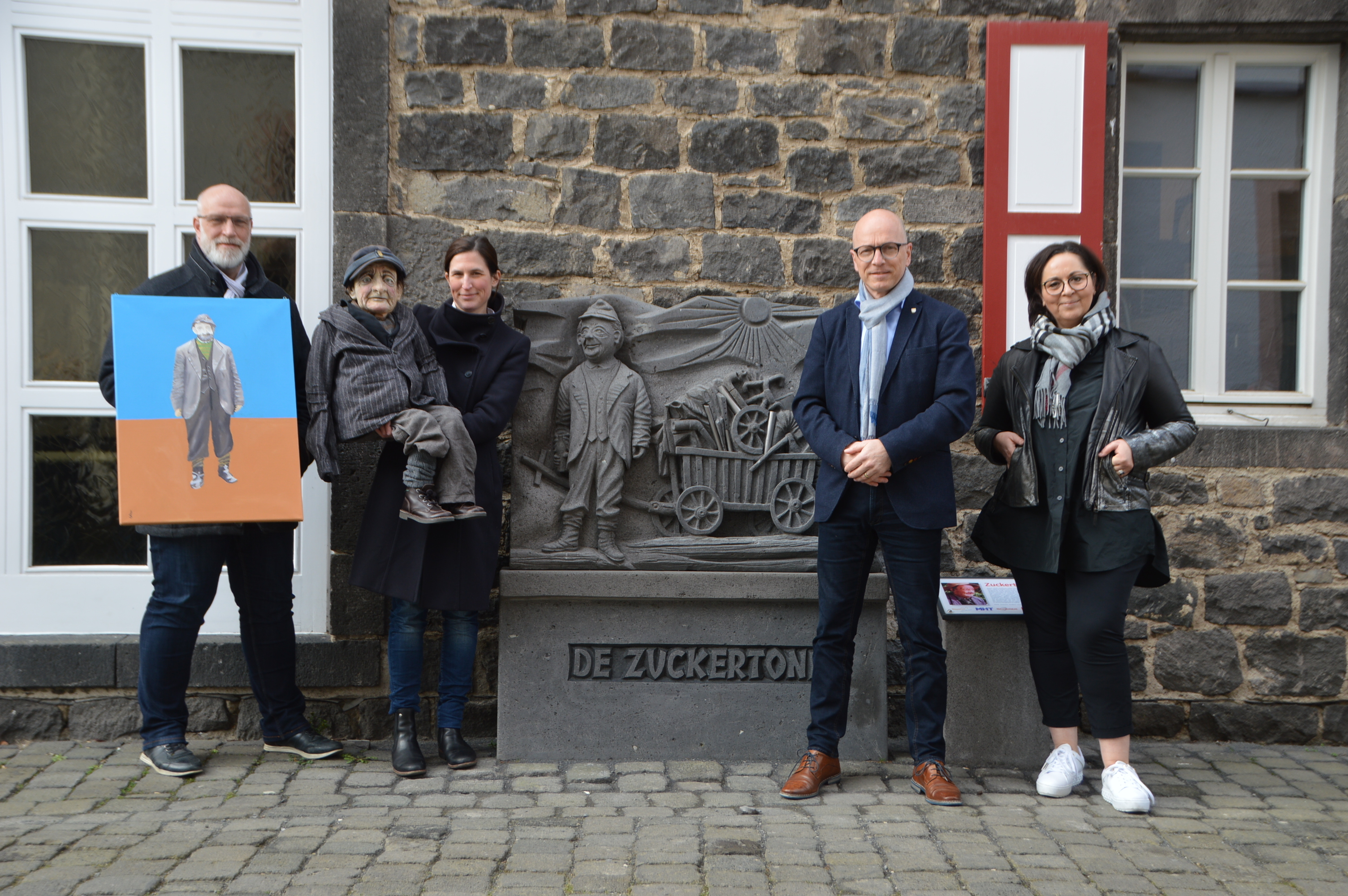 Fachbereichsleiter Uwe Hoffmann, Stephanie Recker, Oberbürgermeister Dirk Meid und stellvertretende Intendantin der Burgfestspiele Petra Schumacher