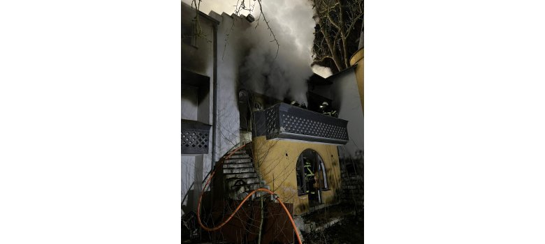 Brandbekämpfung in Form eines Außen- und Innenangriffs