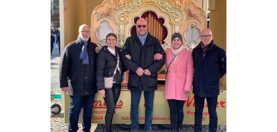 von links nach rechts: Fachbereichsleiter Uwe Hoffmann, stellvertretende Marktmeisterin Julia Velten, Marktmeisterin Yvonne Müller und Oberbürgermeister Dirk Meid