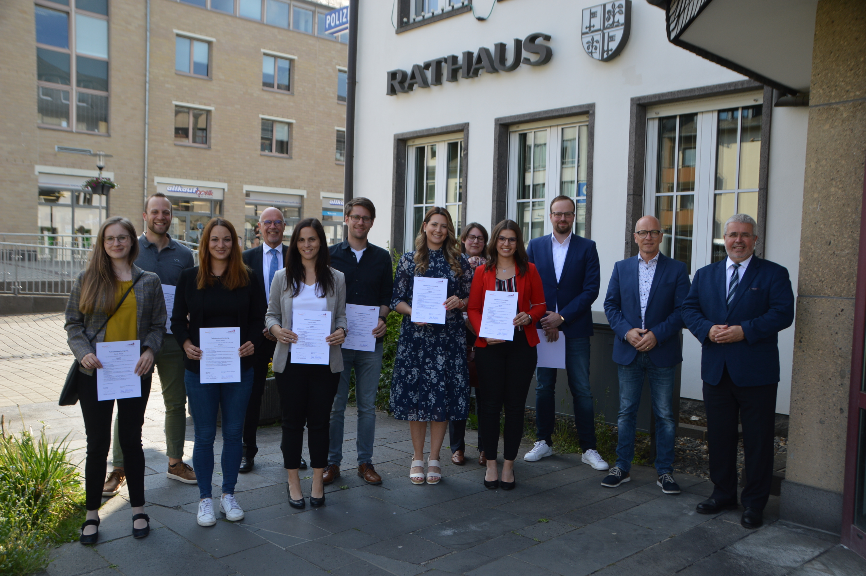 Teilnehmerinnen und Teilnehmer mit den Verantwortlichen Klaus Pichler, Klaus Weisbrod und Oberbürgermeister Dirk Meid