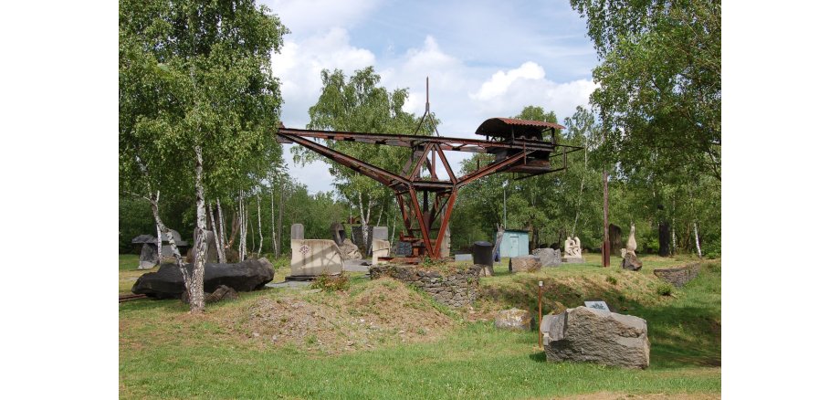 Lapidea-Skultpuren auf dem Mayener Grubenfeld