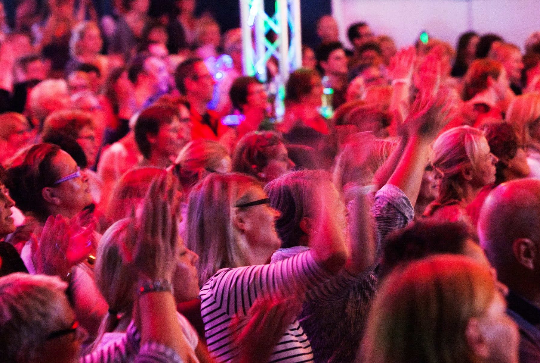 Menschenmenge beim Rudelsingen