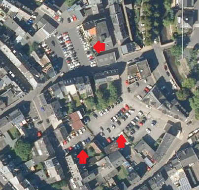 Luftbild der beiden Flächen - Flächen sind mit einem Pfeil in rot gekennzeichnet