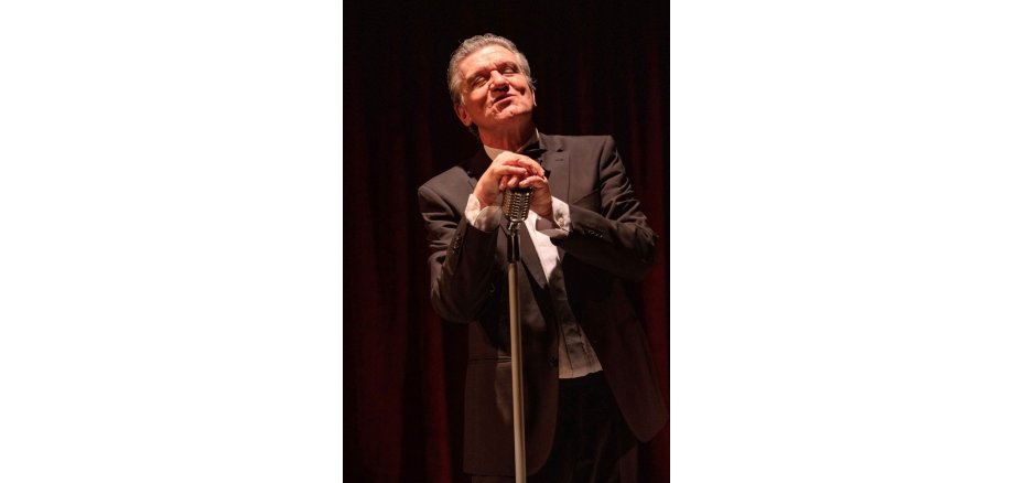 Zusatzvorstellung des Frank Sinatra-Abends „Ol´Blue Eyes“ mit Michael Ophelders Michael Ophelders als Frank Sinatra