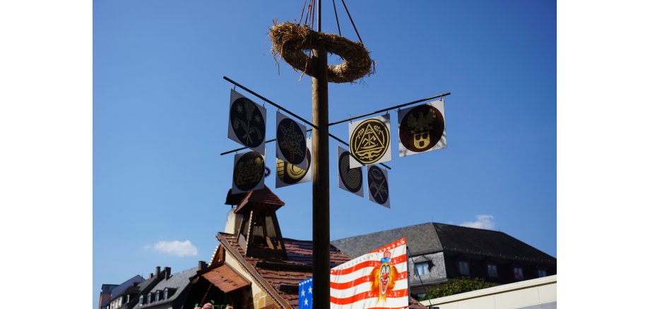 Stein- und Burgfest mit hochsommerlichem Wetter 