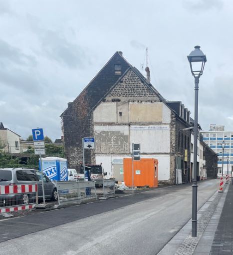 Baustelle zur Vorbereitung der neuen Hochgarage freigelegt