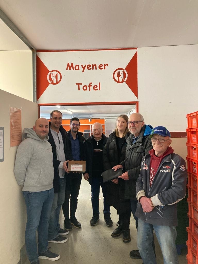 Spendenübergabe der Waffelaktion