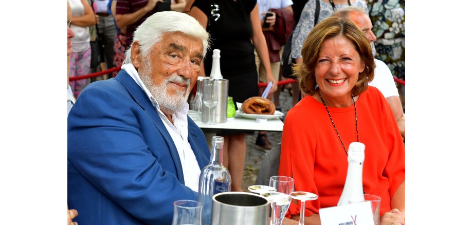 Ehrenbürger und Pate der Burgfestspiele Mario Adorf und Ministerpräsidentin Malu Dreyer Ehrenbürger und Pate der Burgfestspiele Mario Adorf und Ministerpräsidentin Malu Dreyer