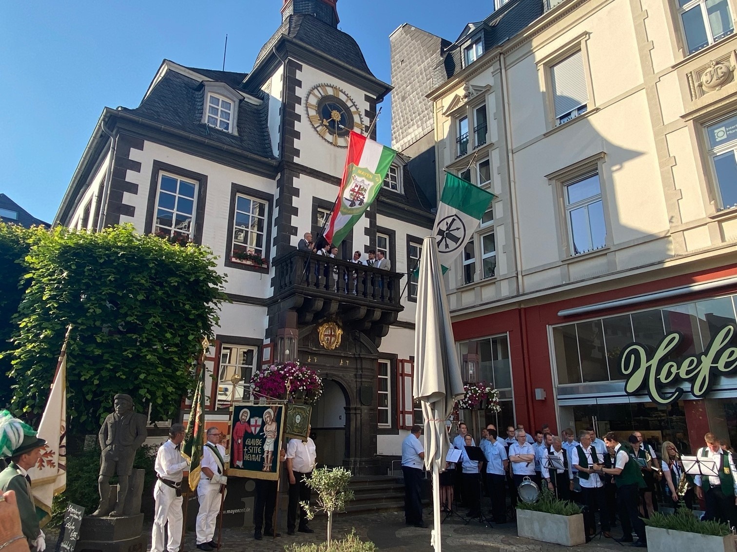 Schützenständchen auf dem Marktplatz