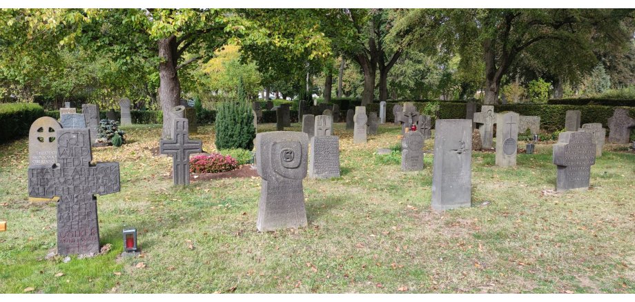 Foto von Gräbern auf dem Mayener Hauptfriedhof