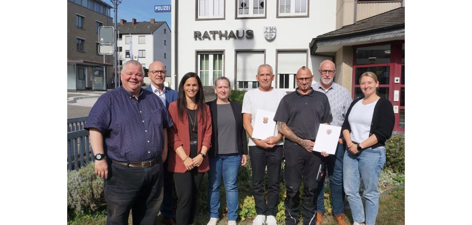 v.l.n.r.: Wolfgang Goeken, Oberbürgermeister Dirk Meid, Jasmin Alter, Daniela Scharrenbach, Dirk Näckel, Patrik Thönnes, Uwe Hoffmann und Janine Pitzen