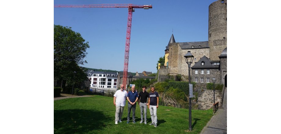 v.l.n.r.: Fachbereichsleiter Uwe Hoffmann, Oberbürgermeister Dirk Meid, Sebastian Raadts vom Architektenbüro BERDI und Stefan Köhler, Fachbereich 4 - Hochbau