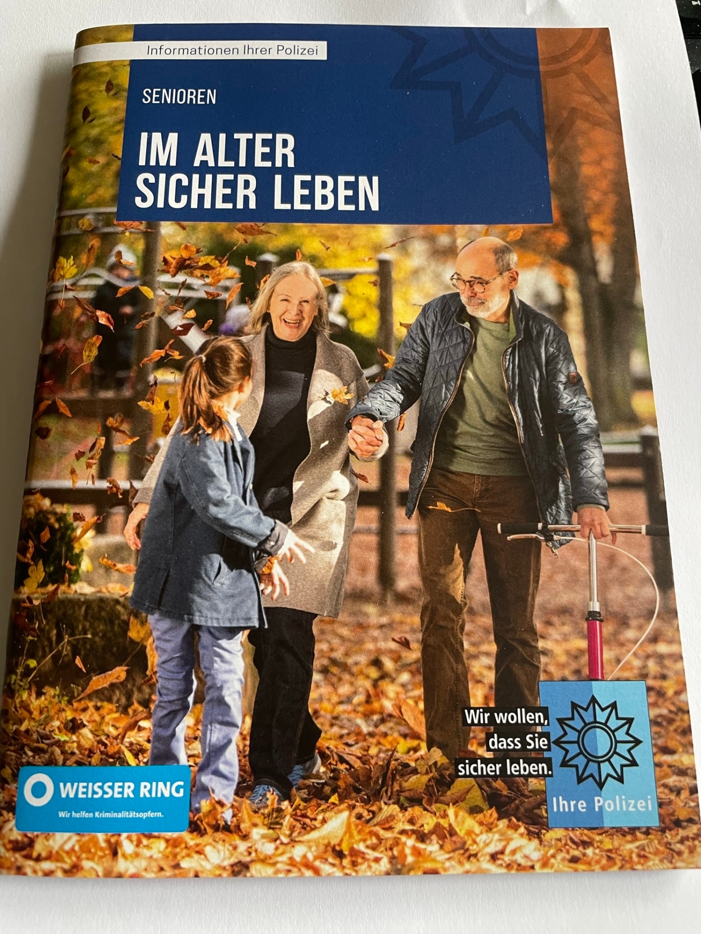 Die Broschüre informiert vor verschiedenen Gefahren und wie man sich davor schützt