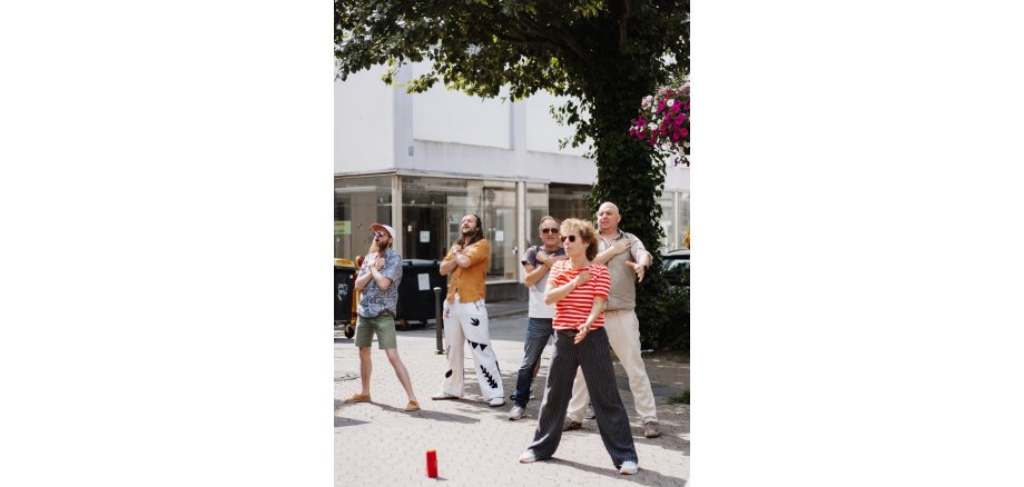 Stellten bereits beim Brückenstraßenfest ihre tänzerischen Fähigkeiten unter Beweis: Die Schauspieler des Stücks „Ladies Night“