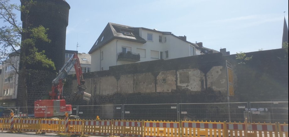 Baustelle vor einem Gebäude