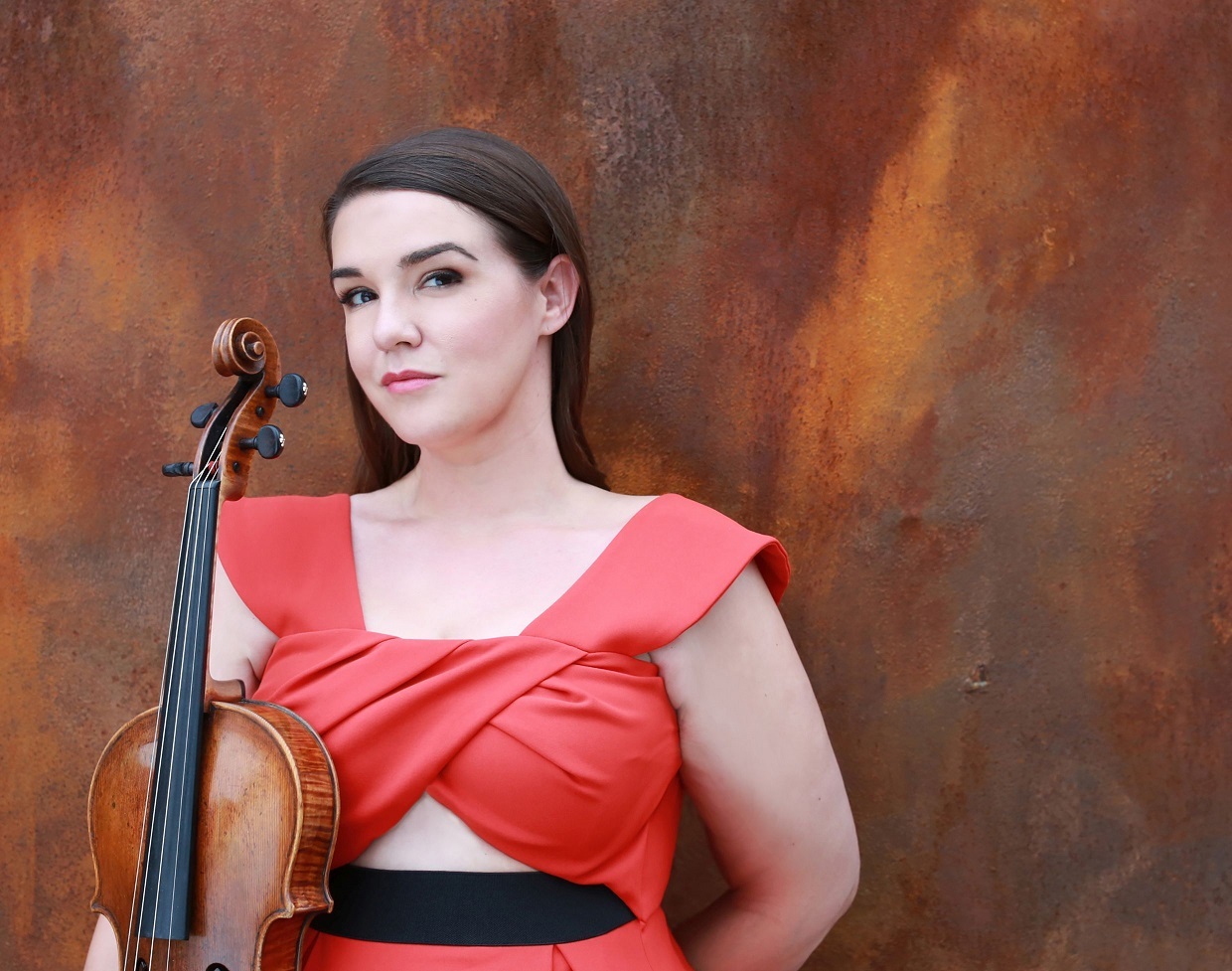 Frau mit Bratsche