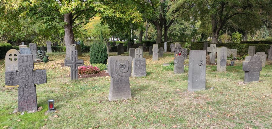 Gräber auf dem Mayener Friedhof