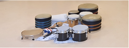 Verschiedene Instrumente auf einem Platz