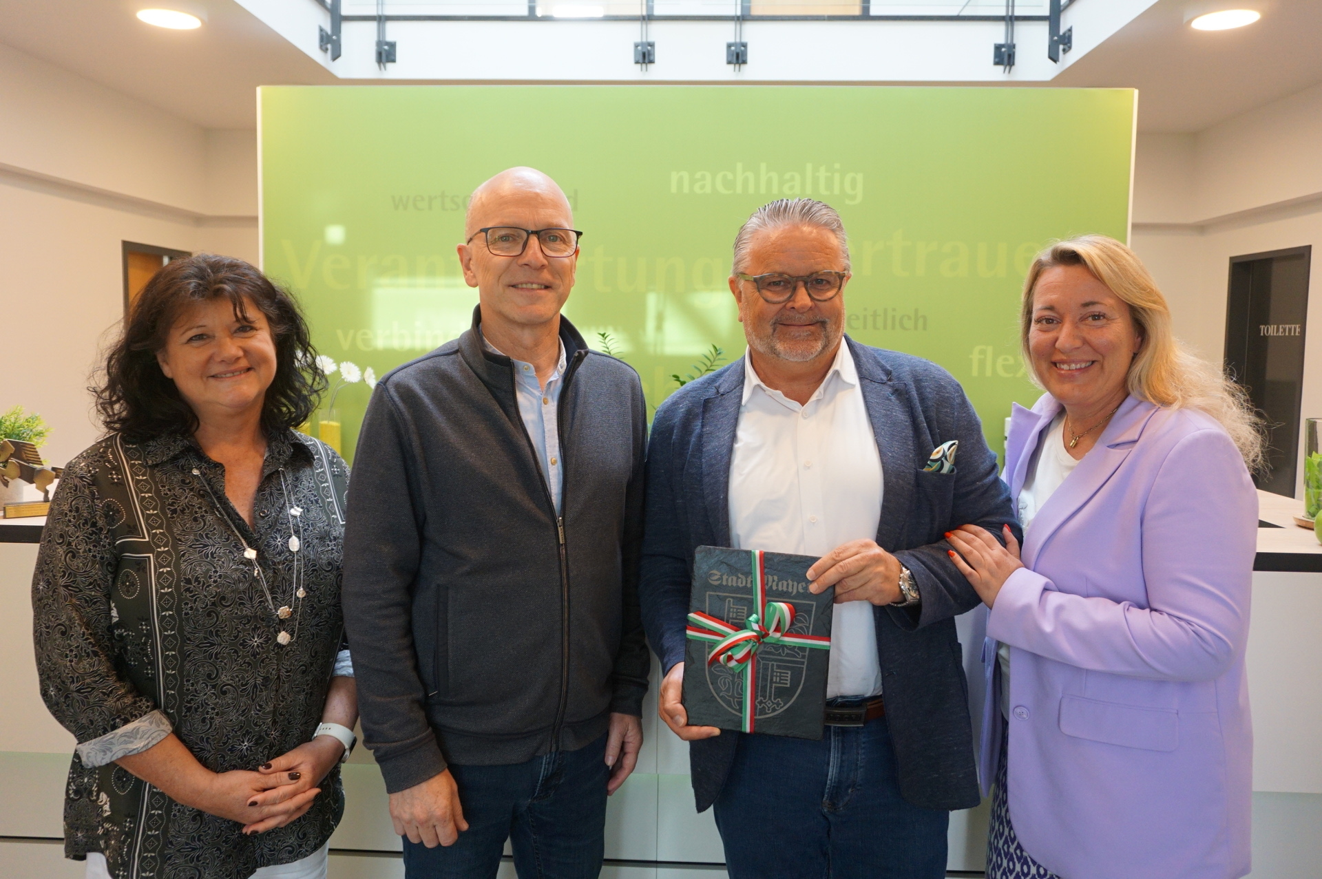 v.l.n.r.: Dagmar Luxem, Oberbürgermeister Dirk Meid, Martin Winninger, Eva Winninger