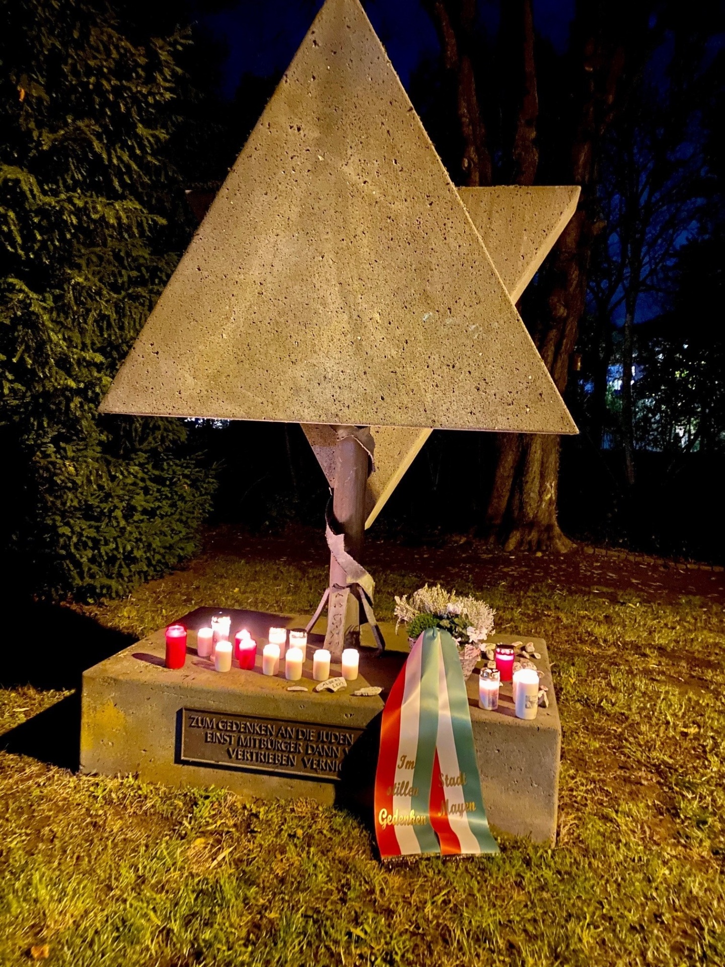 Der Schweigeweg erinnert jedes Jahr an die Geschehnisse in der Reichspogromnacht