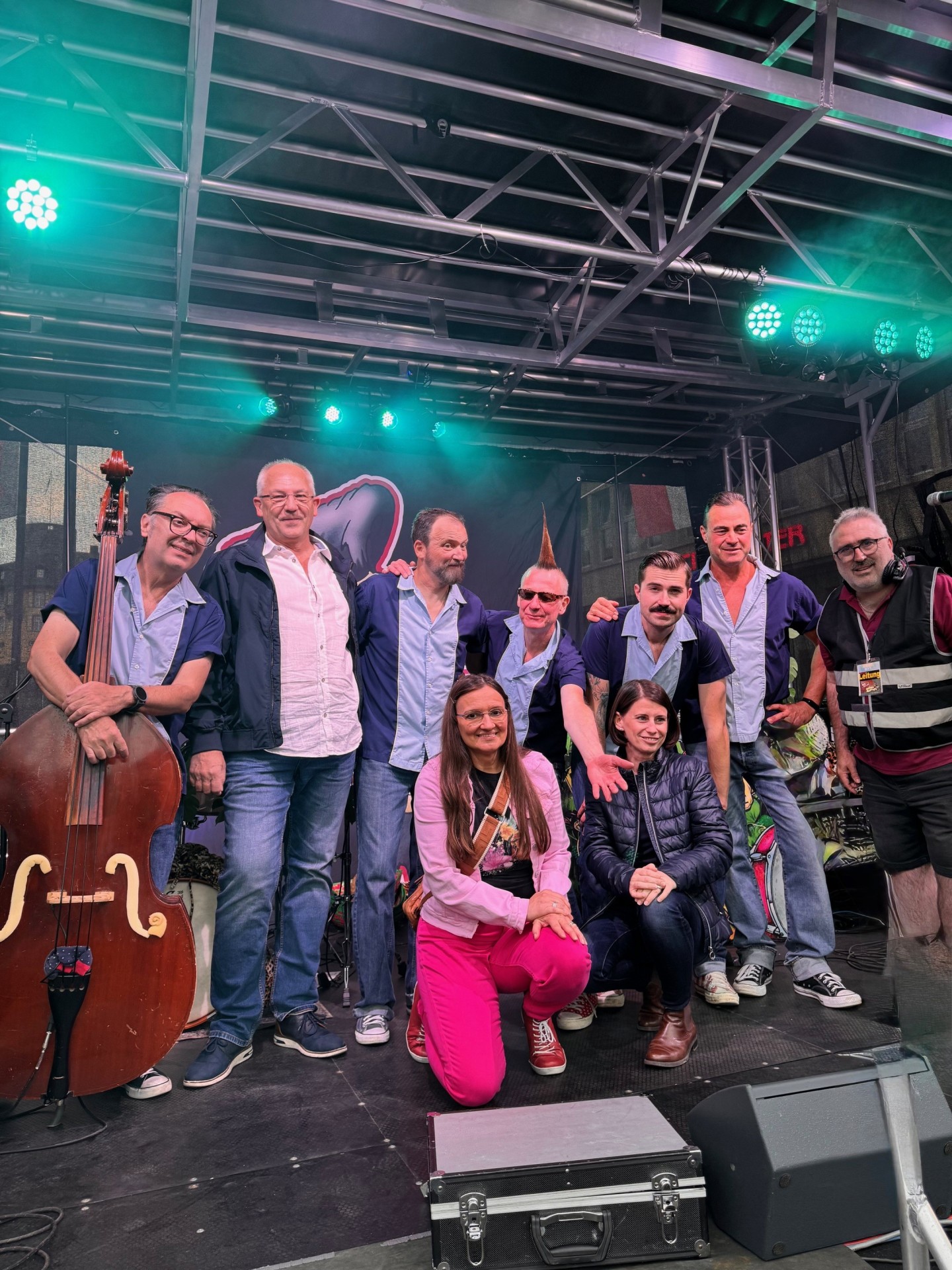 The Wild Bobbin Baboons zusammen mit Jürgen Miesel (MY Gemeinschaft), Ayla Rozera (Brückengemeinschaft), Christina Wolff (Stadtverwaltung) und Ralf Dietz (Dimepro)