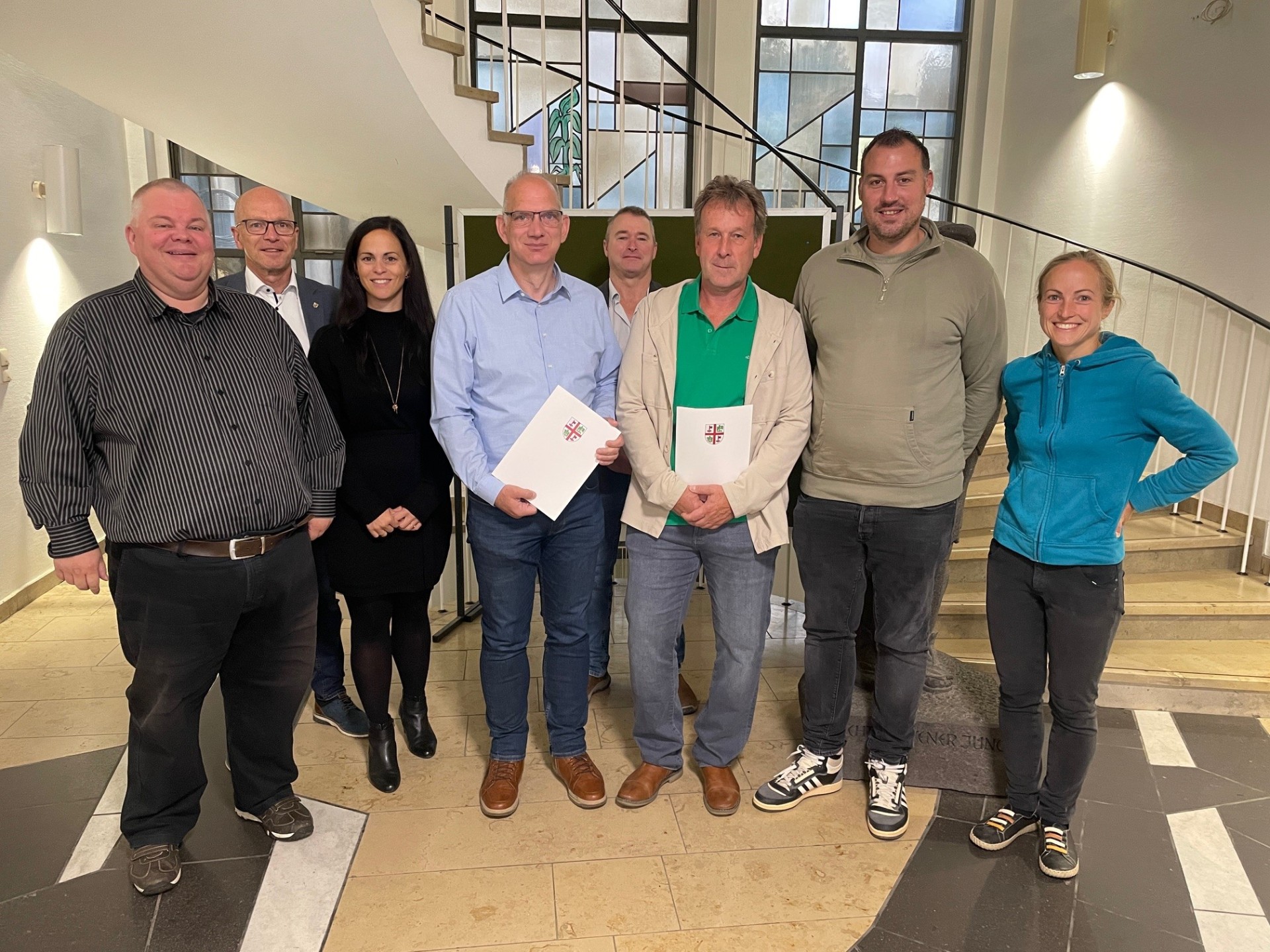 v.l.n.r.: Wolfgang Goeken, Oberbürgermeister Dirk Meid, Jasmin Alter, Sierk Stern, Frank Reicherts, Norbert May, Sascha Reiff und Ina Rüber-Teke 