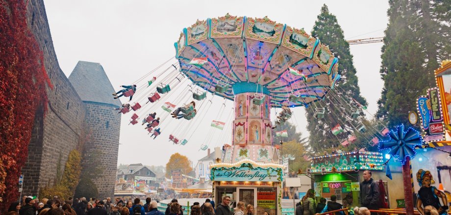Vom 10. Bis zum 18. Oktober findet wieder der traditionelle Lukasmarkt statt. Buntes Kettenkarussell