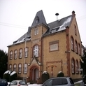 rotes hohes Gebäude