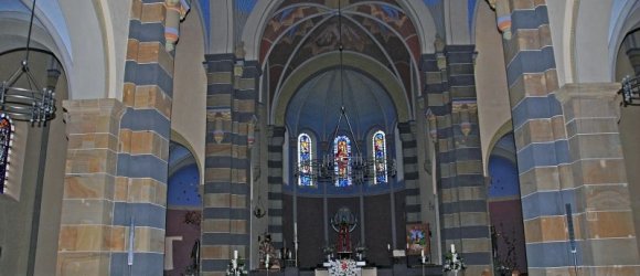Innenraum der Herz-Jesu Kirche